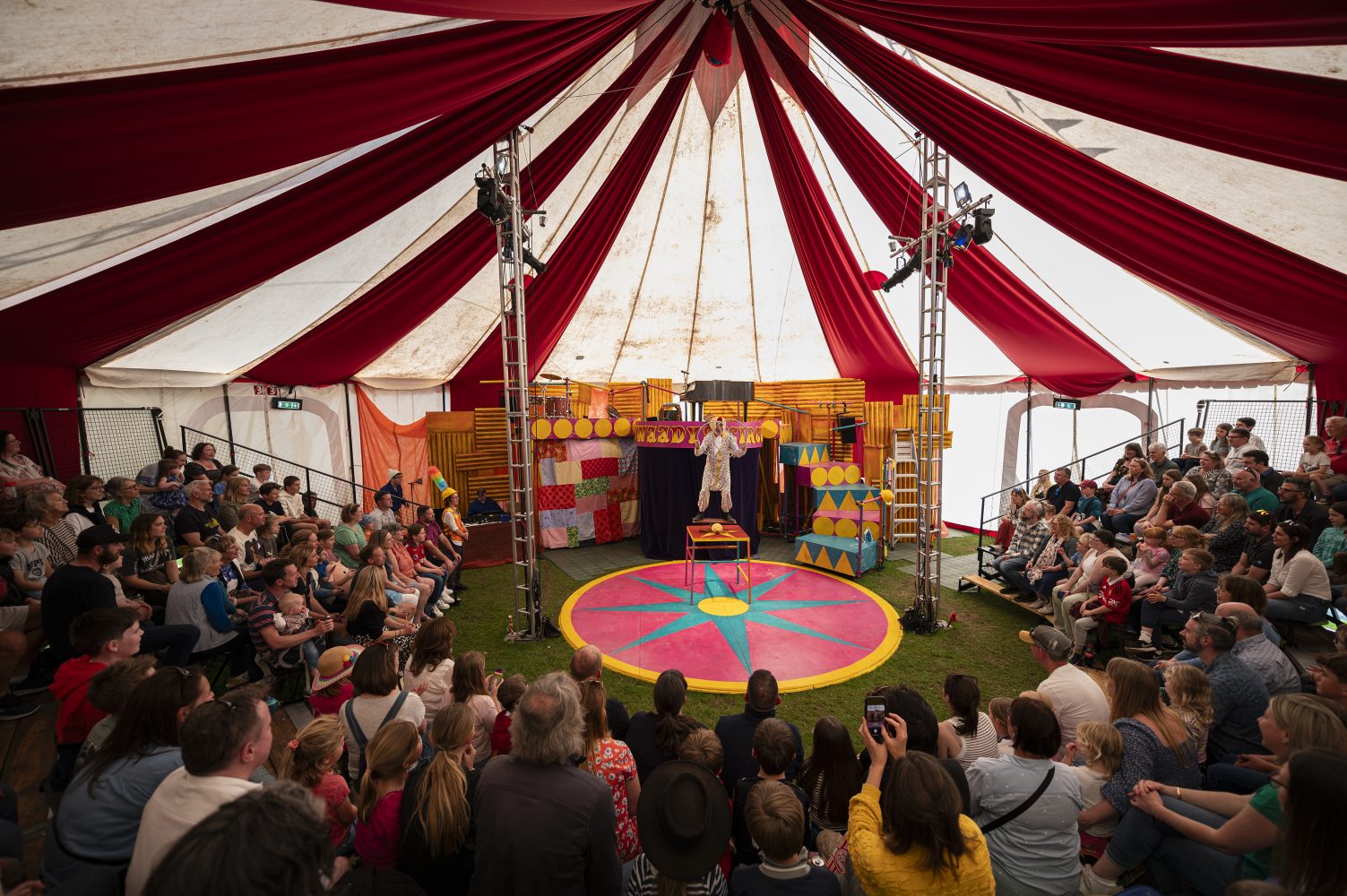 Tweedy’s Massive Circus