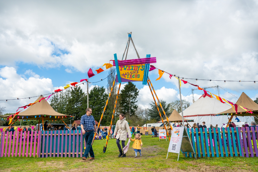 Tweedy’s Massive Circus